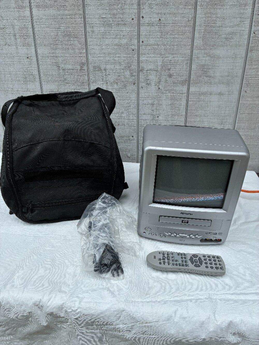 Memorex MVD2009CB 9" CRT TV Gaming Portable Remote Carrying Case DVD Error